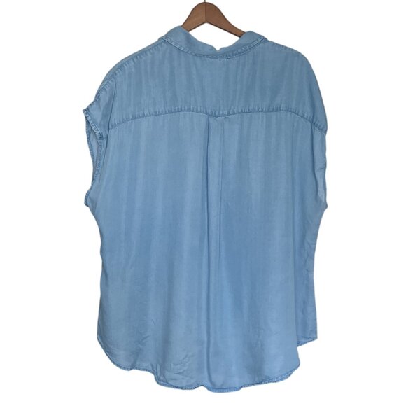 Torrid 1 1X Blue Button Up Dolman Sleeve Chambray Tencel Front Pocket Shirt Plus - Picture 3 of 5